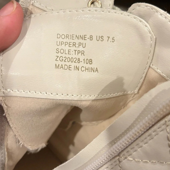 Bebe Women's White Dorienne B Studded Quilted Lace Up Combat Boots Size US 7.5 - Picture 2 of 10